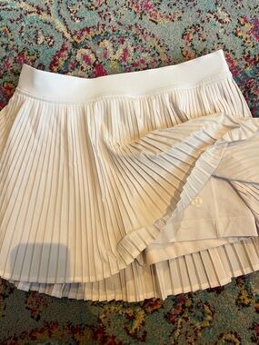 Lulu Pleated A-Line Skirt in Ivory/Cream